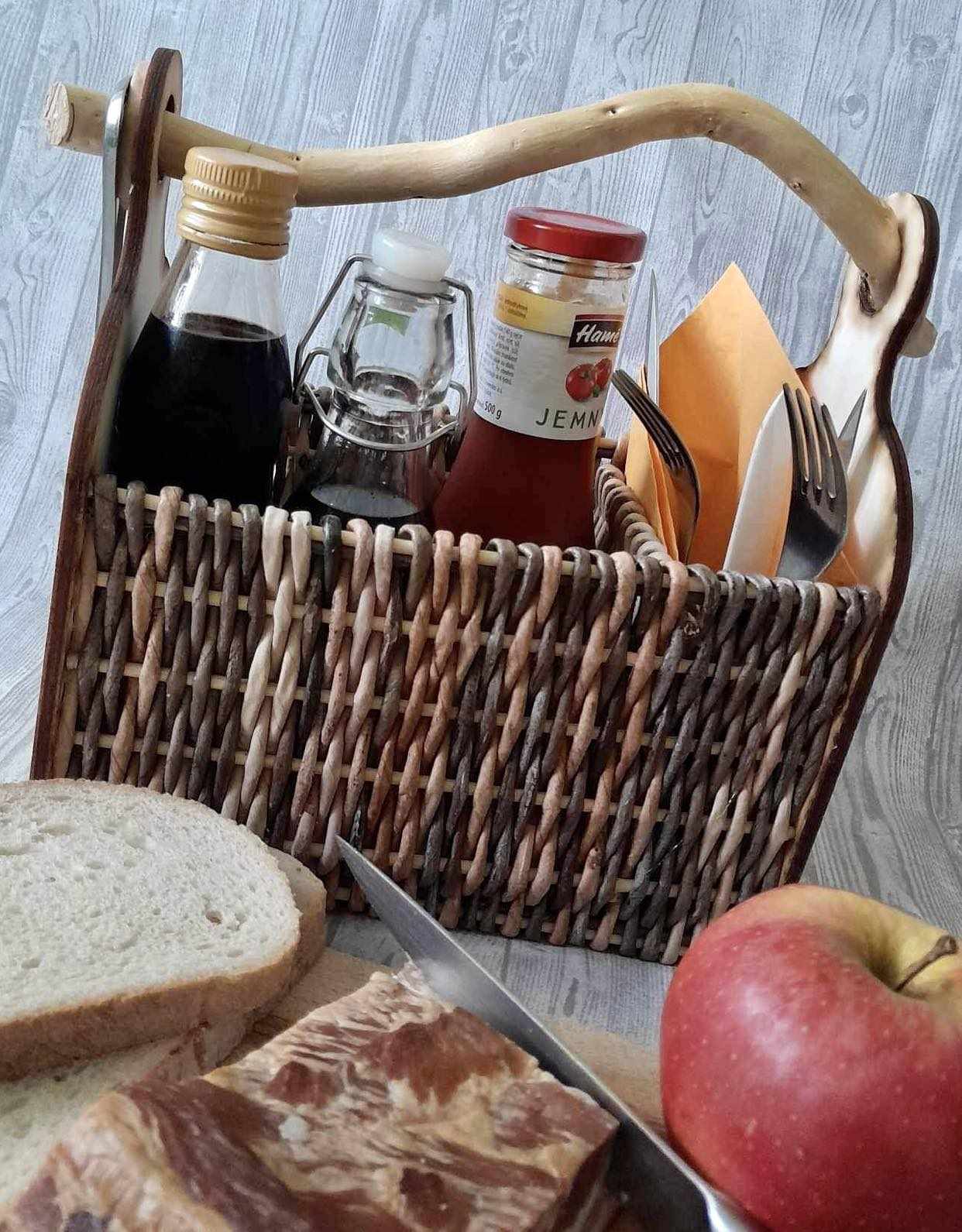 Stojan na koreniny - LOPÁR1