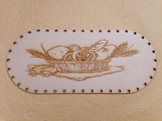 Preglejkový poklop na chlebník oválny Kôš s pečivom 3mm - 33,5x14,5cm ( na úchytku)