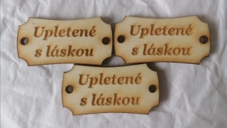 Tabuľka Upletené s láskou 3,5x1,5cm