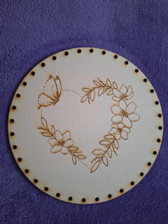 Preglejkové dno gravírované na opletanie 4mm Ø 26cm - Srdce motýľ
