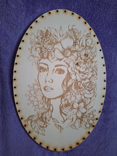 Preglejkové dno gravírované elipsa 3mm - 41x29cm Žena2