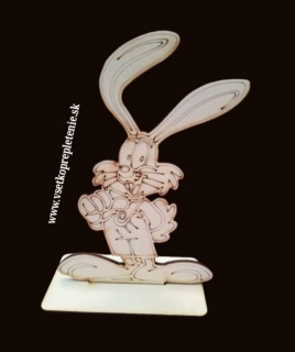 Gravírovaný zajac na podstavci 15cm - typ2